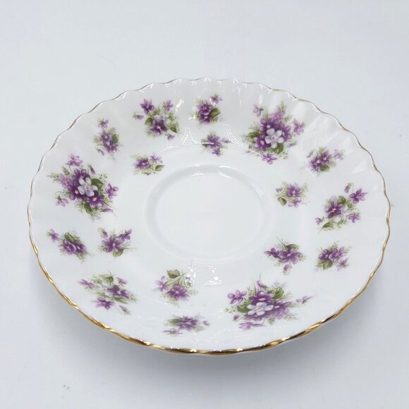 Royal Albert Tea Cup and Saucer -Sweet Violets Pattern- Bone China- England - Picture 7 of 9